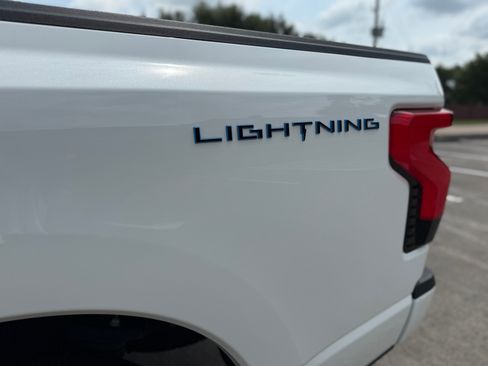 Used 2024 Ford F150 Lightning Platinum image 13