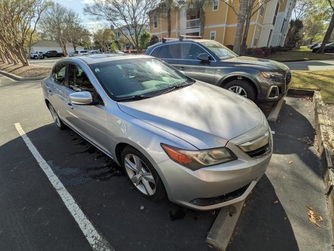 Used 2015 Acura ILX Sedan 4D image 2