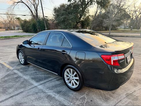 Used 2012 Toyota Camry XLE image 6