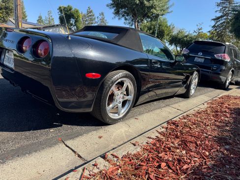 Used 2003 Chevrolet Corvette Convertible 2D w/ Preferred Equipment Group1 image 5