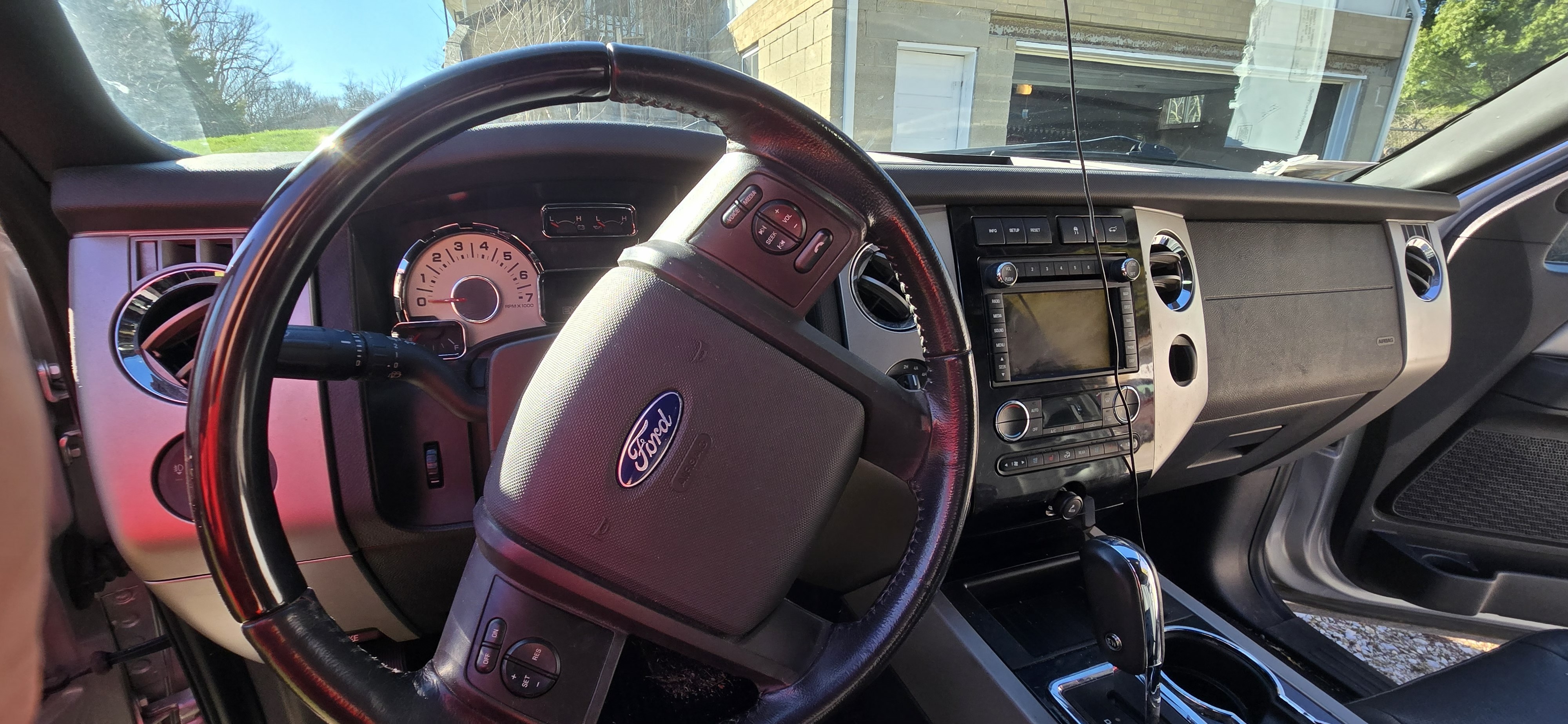 Used 2011 Ford Expedition Limited w/ 301A Rapid Spec Order Code AWD/4WD image 2