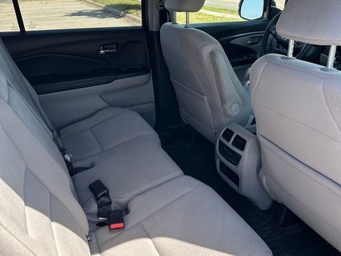 Used 2016 Honda Pilot EX image 8