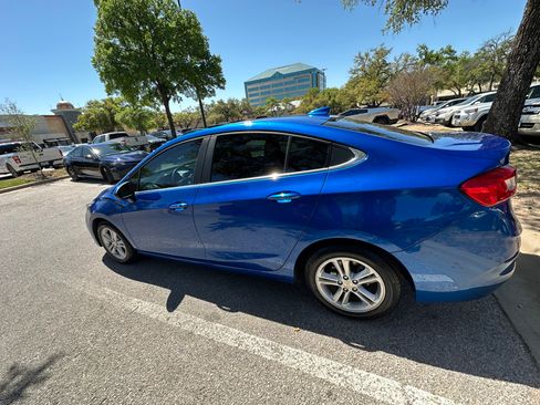 Used 2018 Chevrolet Cruze LT w/ Convenience Package image 23