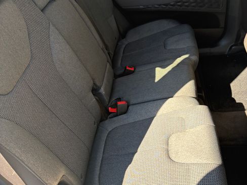 Used 2019 Hyundai Santa Fe SE image 11