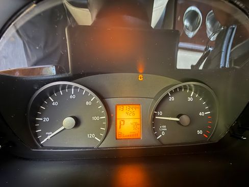 Used 2015 Mercedes-Benz Sprinter 2500 image 11