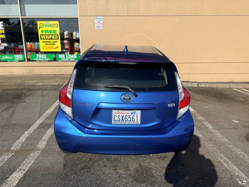 Used 2015 Toyota Prius C Three FWD image 4
