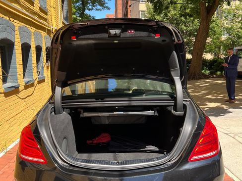 Used 2017 Mercedes-Benz Maybach S 550 4MATIC image 31