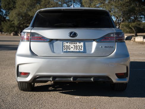 Used 2016 Lexus CT 200h image 8