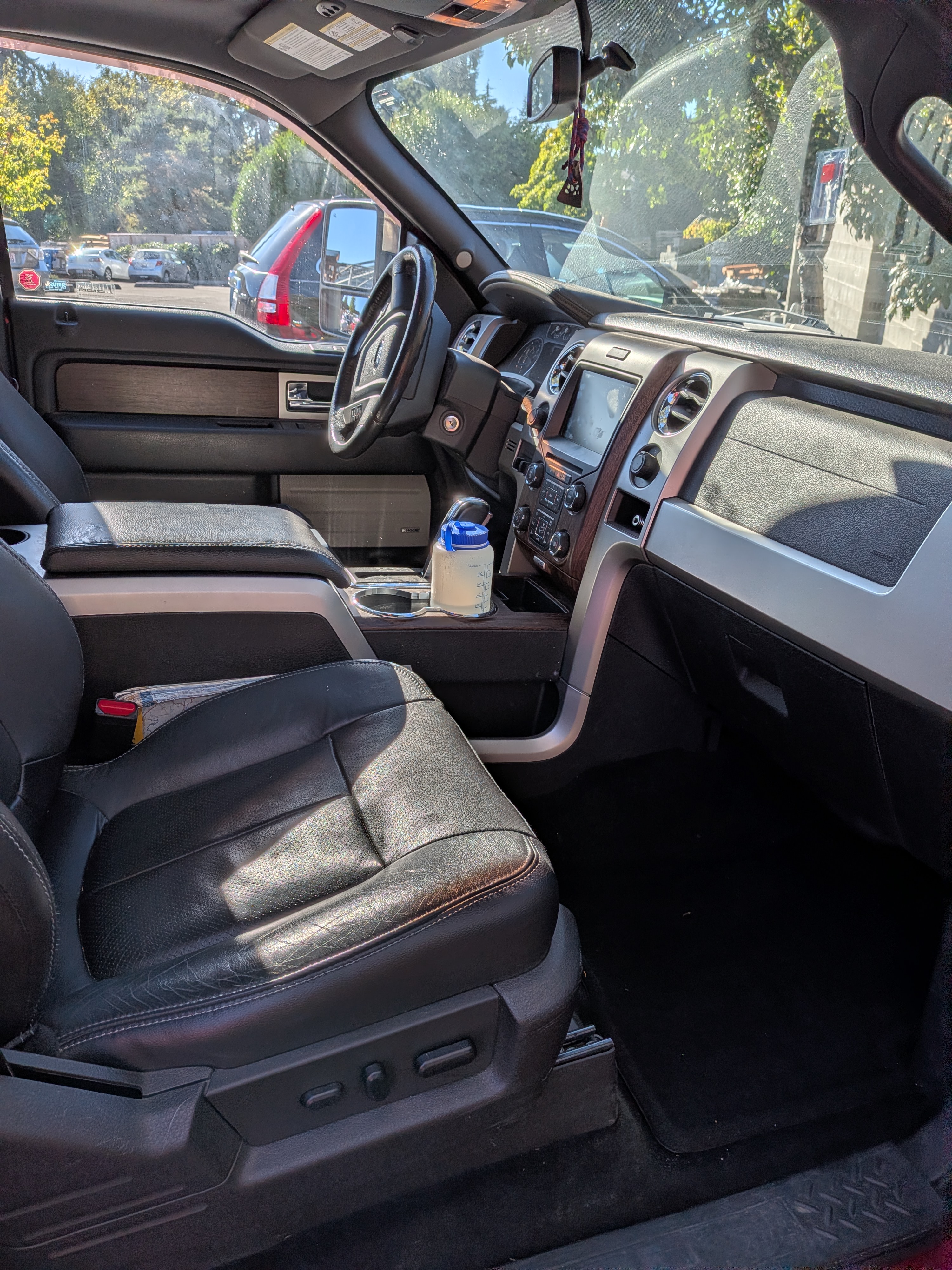 Used 2014 Ford F150 Lariat w/ Equipment Group 502A Luxury AWD/4WD image 26