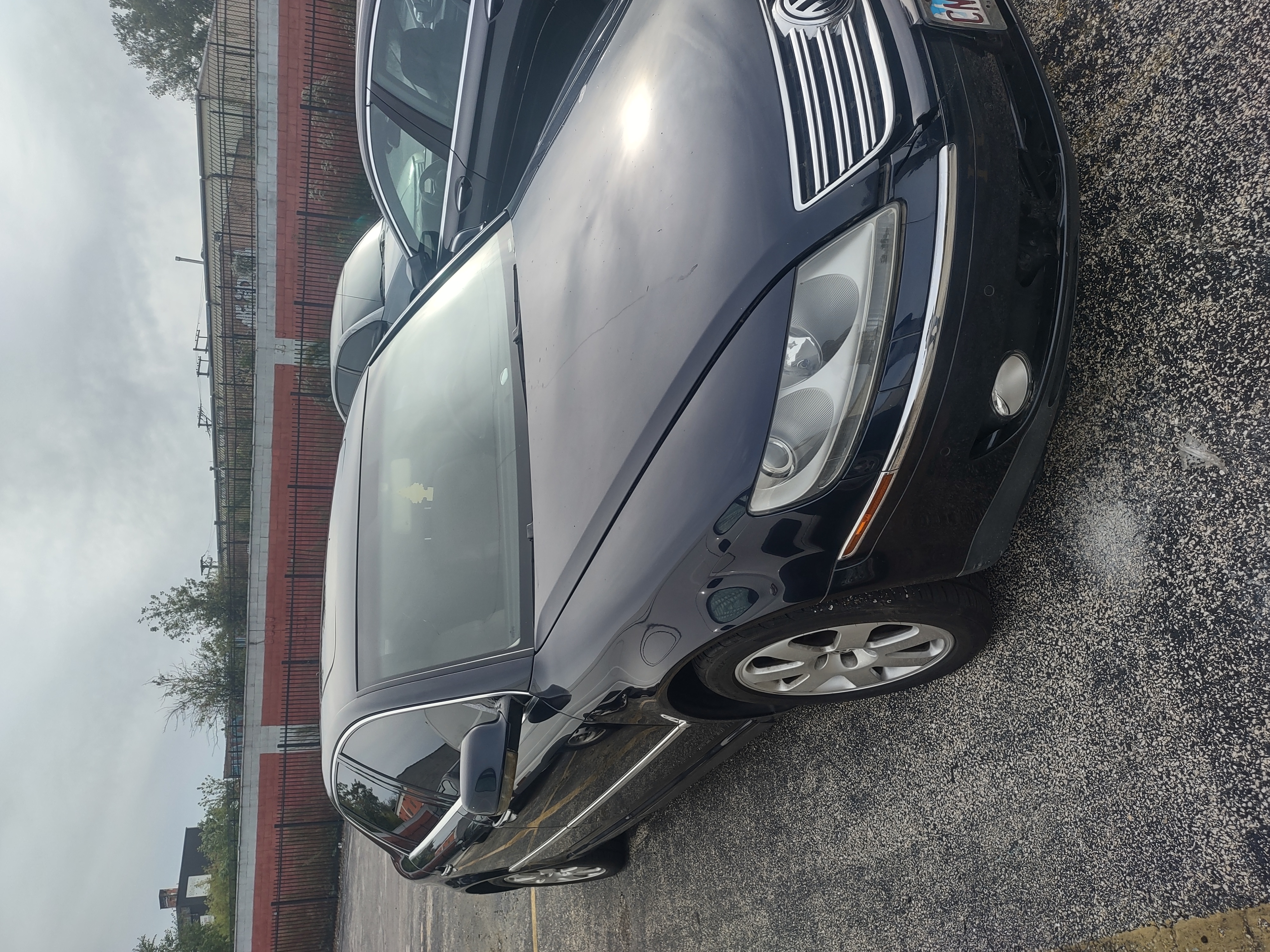Used 2004 Volkswagen Phaeton V8 AWD/4WD image 1