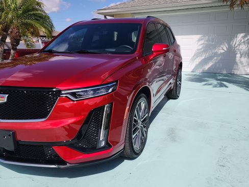 Used 2025 Cadillac XT6 Sport w/ Platinum Package image 6