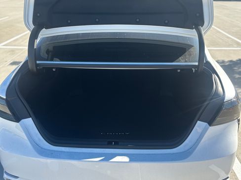 Used 2019 Toyota Camry SE image 8