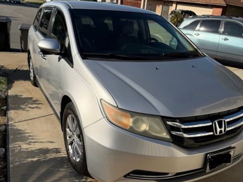 Used 2015 Honda Odyssey EX image 4
