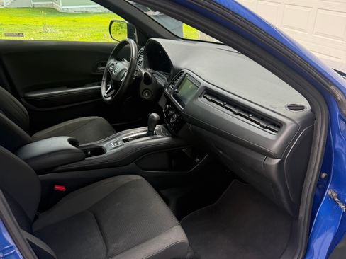 Used 2019 Honda HR-V Sport image 5