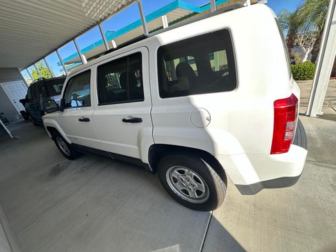 Used 2014 Jeep Patriot Sport image 4