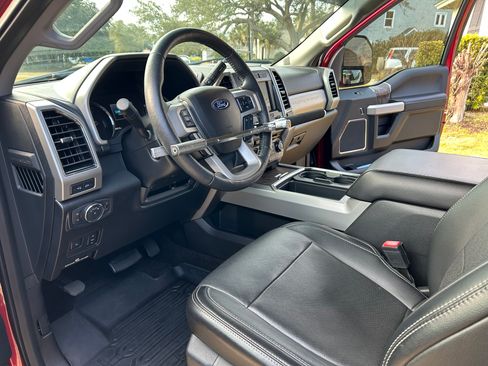 Used 2018 Ford F350 Lariat w/ Lariat Ultimate Package AWD/4WD image 4