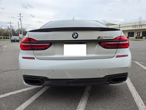 Used 2019 BMW 750i w/ Executive Package image 5