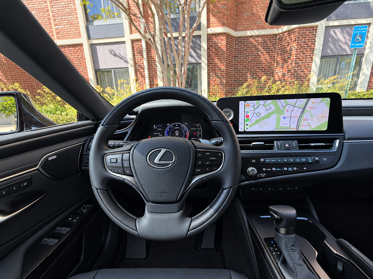 Used 2025 Lexus ES 350 Ultra Luxury FWD image 11