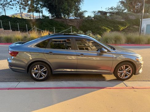 Used 2019 Volkswagen Jetta R-Line image 10