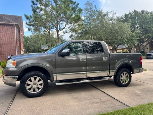 Used 2006 Lincoln Mark LT 4x4 image 1