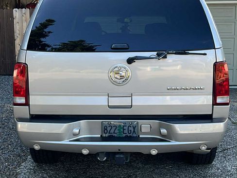 Used 2005 Cadillac Escalade AWD image 12