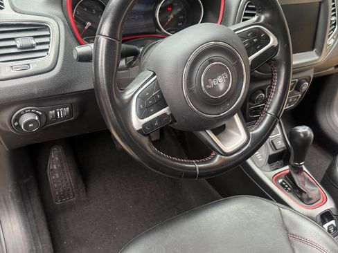Used 2020 Jeep Compass Trailhawk AWD/4WD image 8