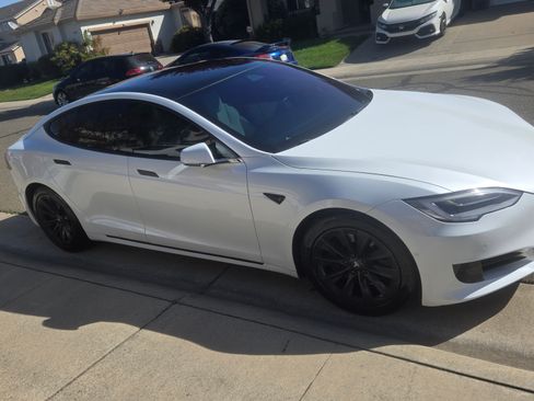 Used 2018 Tesla Model S 75D image 2