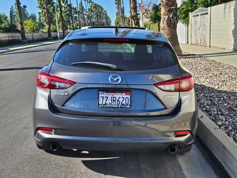 Used 2017 MAZDA MAZDA3 Grand Touring image 9