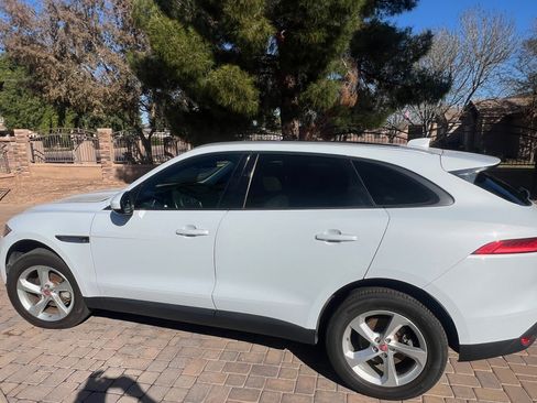 Used 2018 Jaguar F-PACE Premium image 6