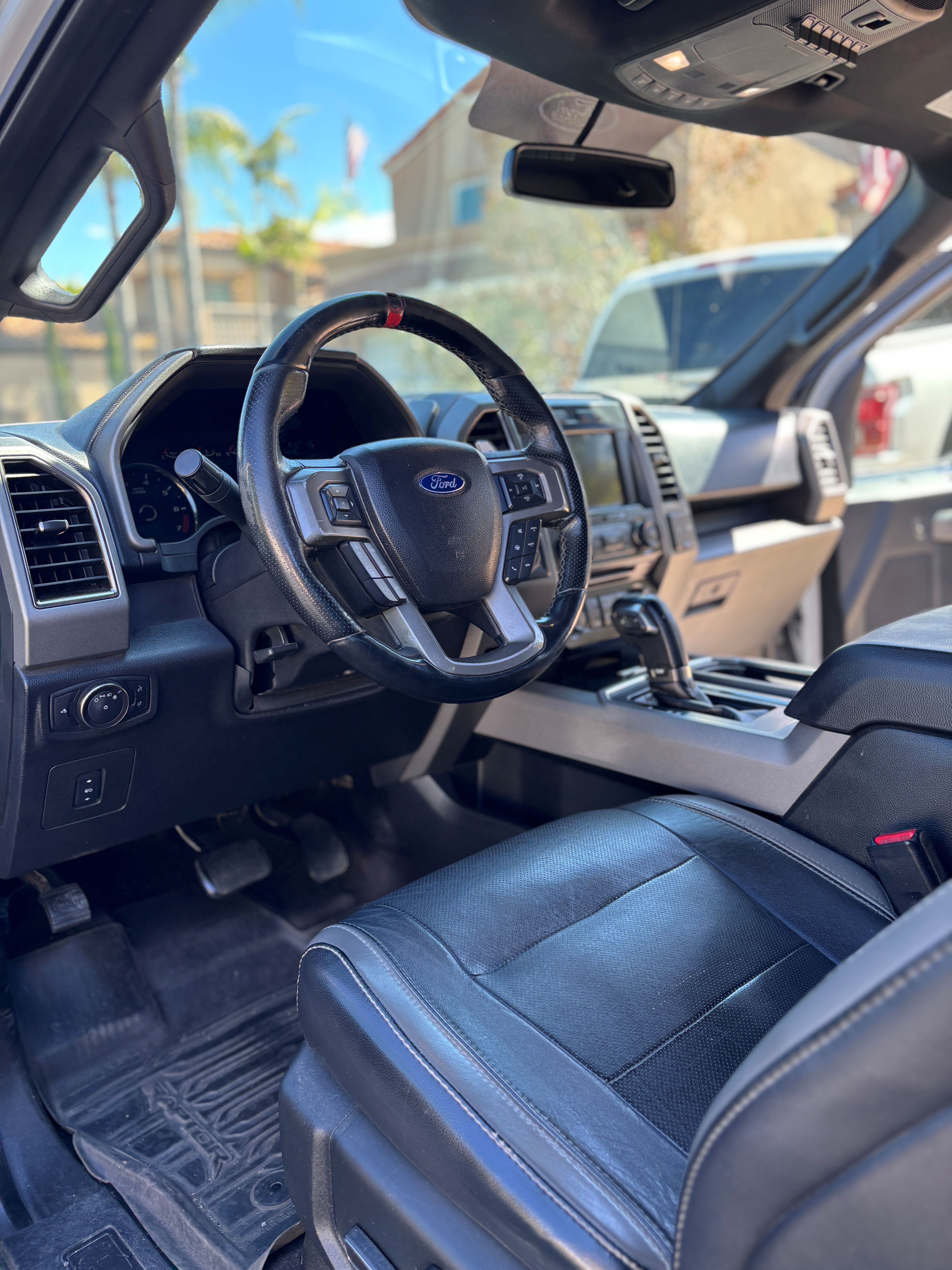 Used 2017 Ford F150 Raptor w/ Equipment Group 801A Mid AWD/4WD image 18