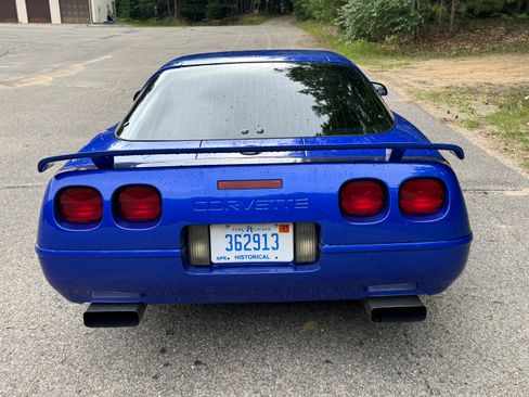 Used 1994 Chevrolet Corvette Coupe RWD image 6