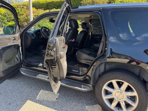 Used 2013 GMC Yukon Denali image 4