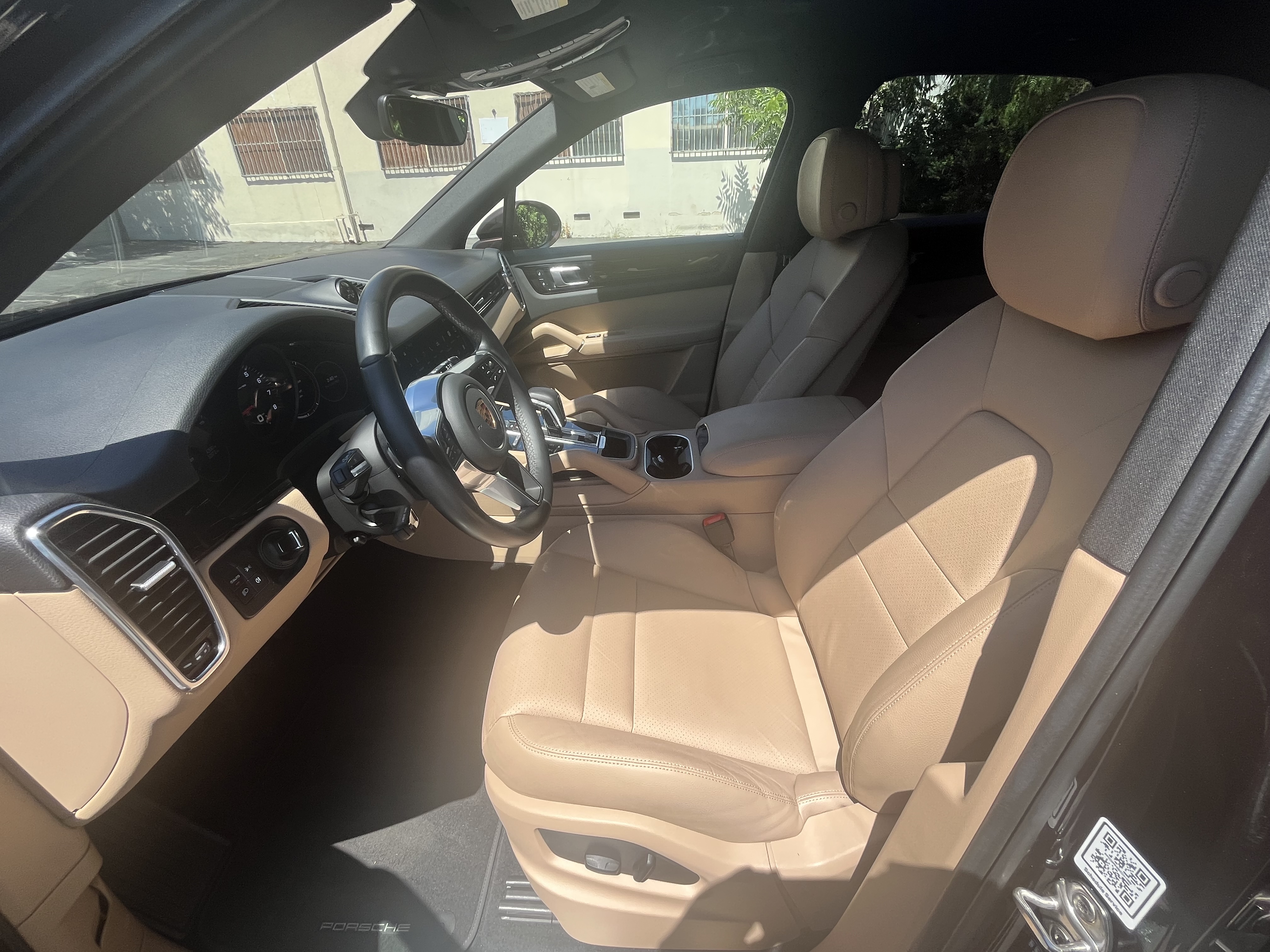 Used 2022 Porsche Cayenne AWD/4WD image 9