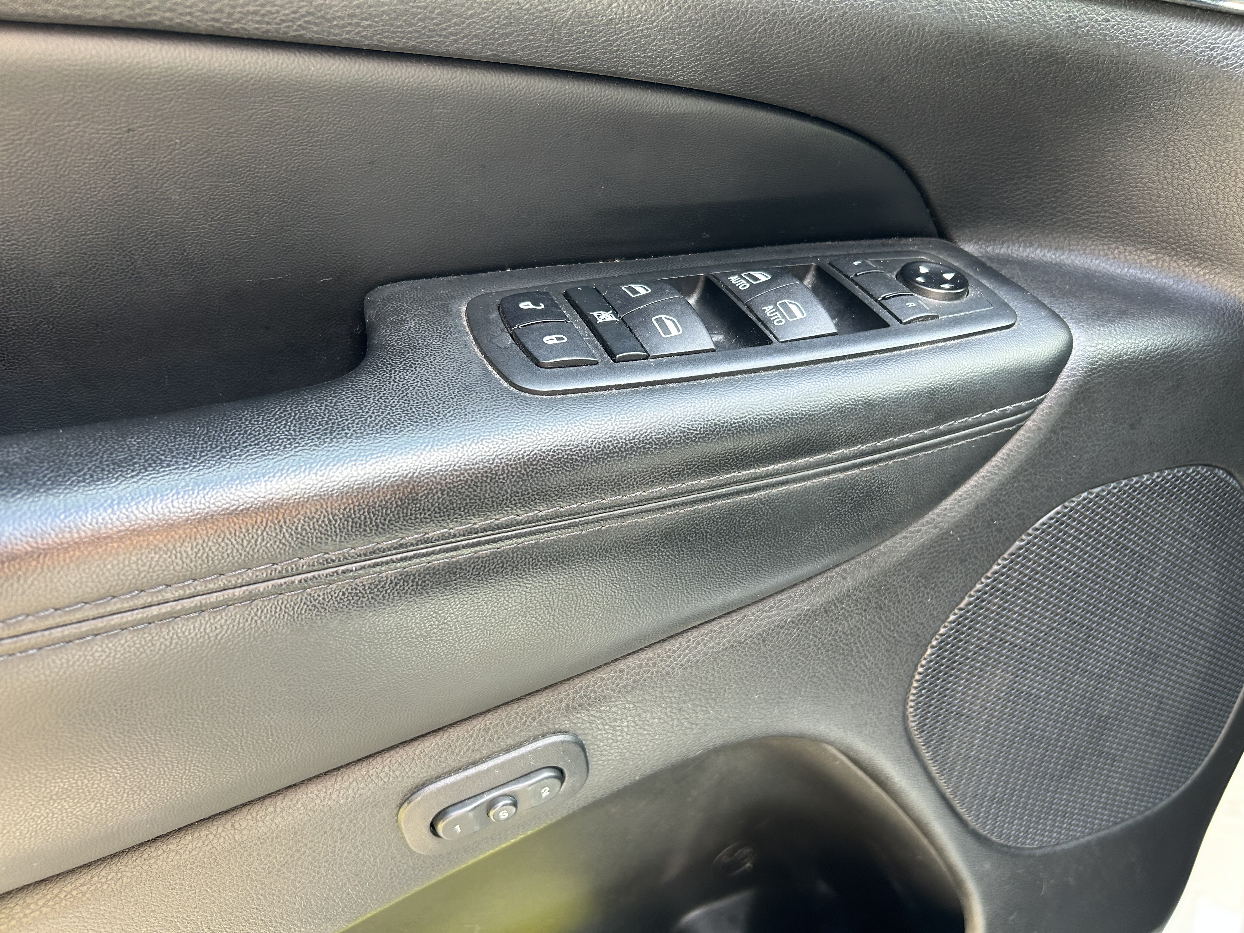 Used 2019 Jeep Grand Cherokee Limited w/ Luxury Group II AWD/4WD image 16