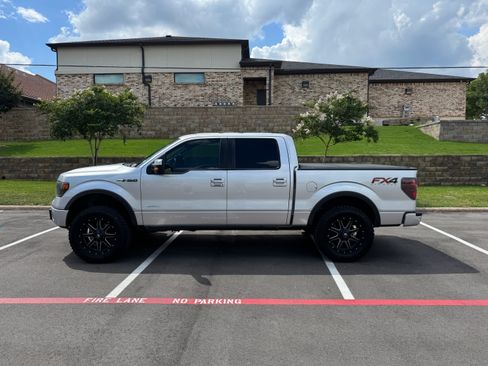 Used 2014 Ford F150 FX4 w/ Equipment Group 402A Luxury AWD/4WD image 2