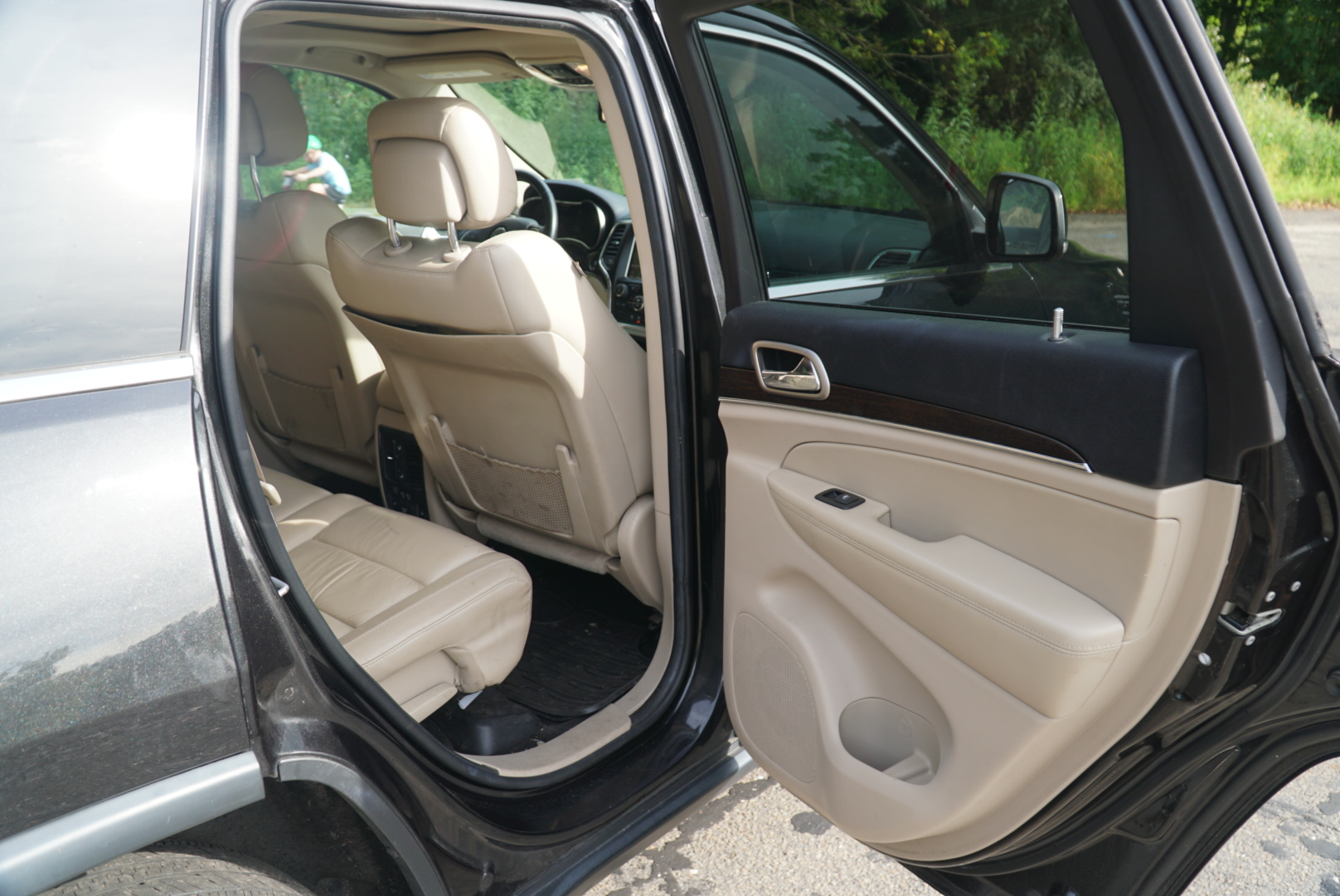 Used 2014 Jeep Grand Cherokee Limited AWD/4WD image 15