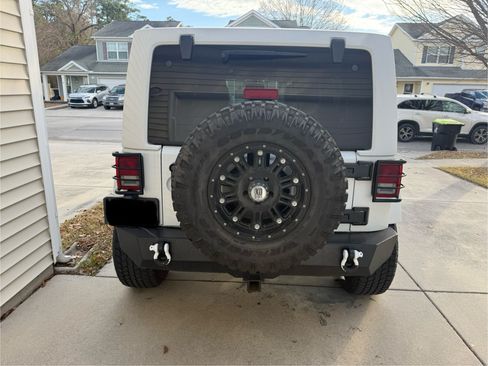 Used 2016 Jeep Wrangler Unlimited Sahara w/ Dual Top Group image 5