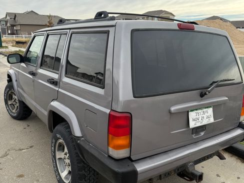 Used 2000 Jeep Cherokee Sport image 6