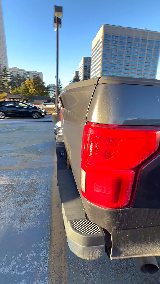 Used 2018 Ford F150 Lariat w/ Equipment Group 502A Luxury AWD/4WD image 21