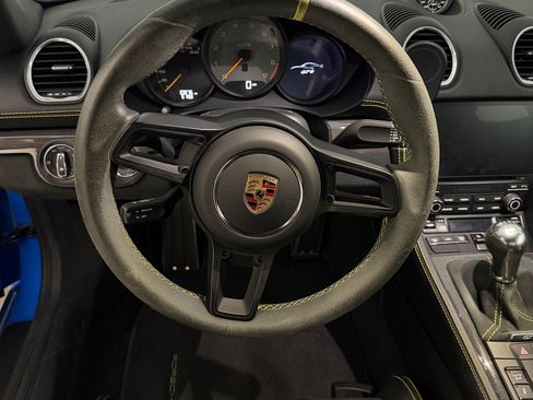 Used 2022 Porsche 718 Cayman GT4 RWD image 25