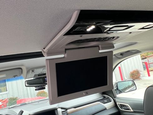 Used 2019 GMC Yukon Denali w/ Denali Ultimate Package image 9