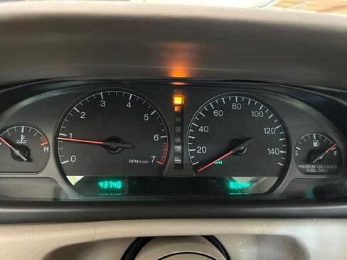 Used 2000 Cadillac Eldorado Touring FWD image 8