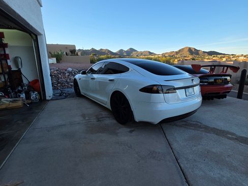 Used 2019 Tesla Model S Performance image 5