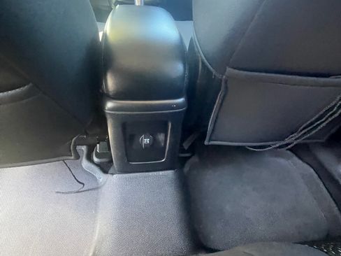 Used 2012 Dodge Journey SXT w/ Popular Equipment Group image 21