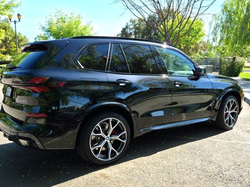 Used 2025 BMW X5 xDrive50e w/ M Sport Package image 11