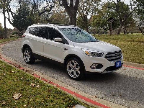 Used 2017 Ford Escape Titanium w/ Equipment Group 301A image 8