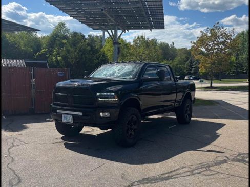 Used 2014 RAM 2500 Laramie w/ Black Appearance Group image 5