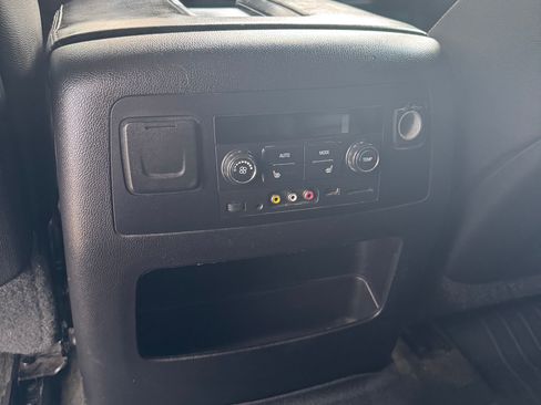 Used 2015 Chevrolet Suburban LT w/ Luxury Package image 13