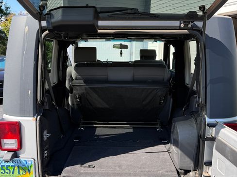 Used 2009 Jeep Wrangler Rubicon w/ Dual Top Group AWD/4WD image 15