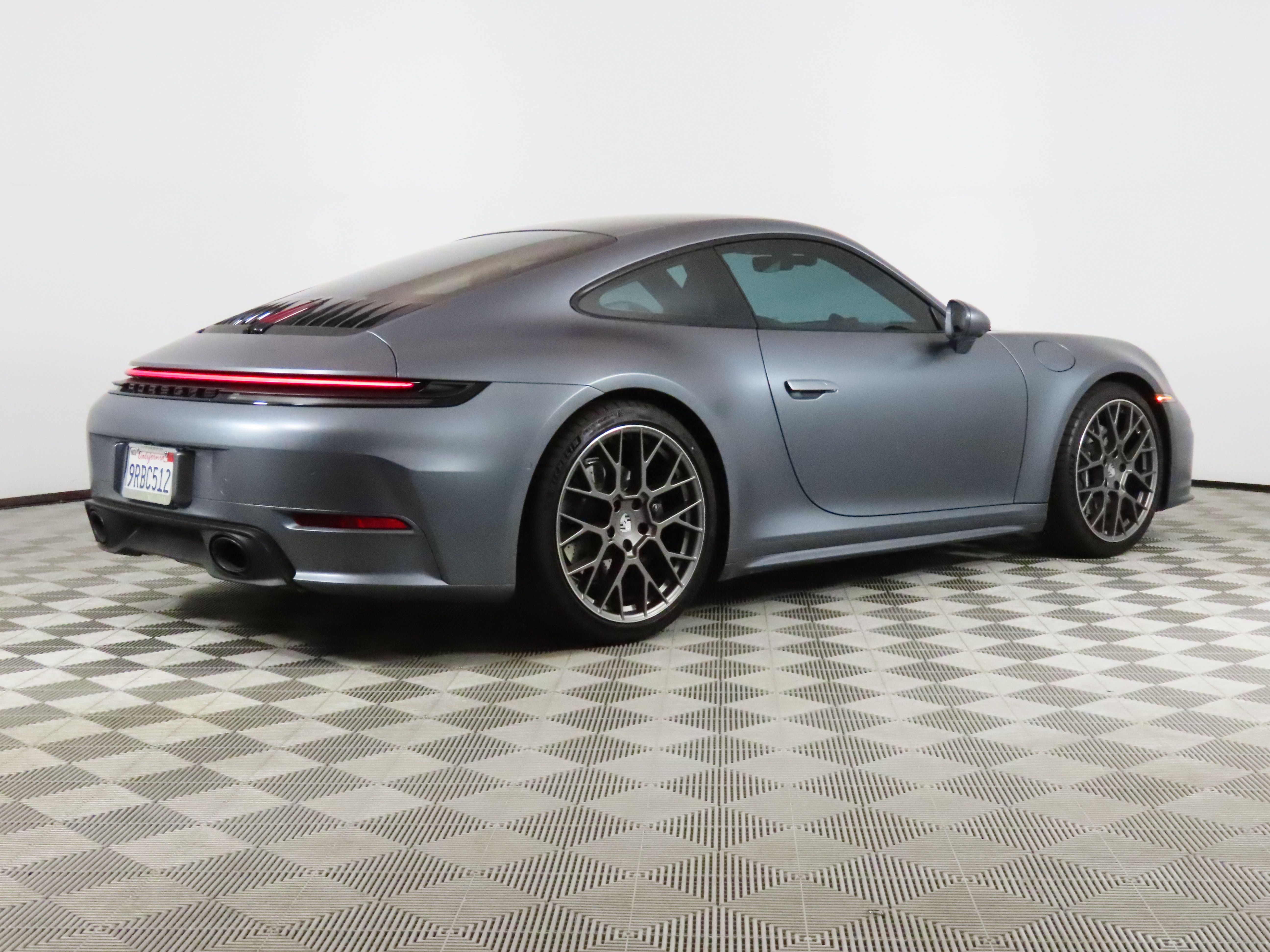 Used 2025 Porsche 911 Carrera RWD image 6
